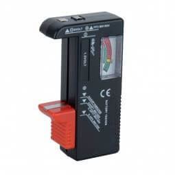 Bateriju testeris 1,5V pogu elementiem,  1,5V baterijām  (Micro, Mignon, Mono, Baby) un 9V baterijām. Trīs krāsu analoga displejs